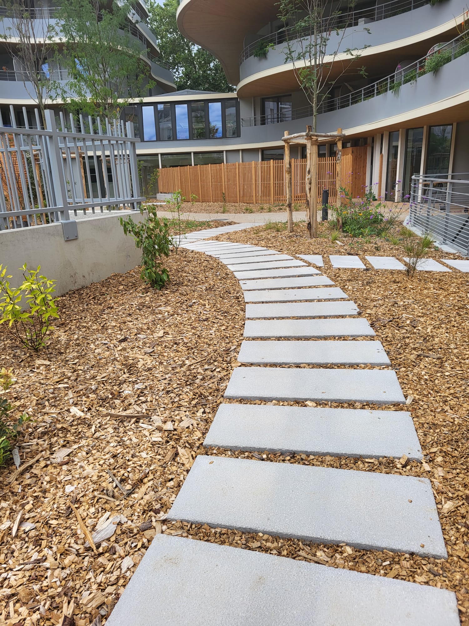 Aménagement paysager : création de jardins, terrasses et allées à Angers et en Maine-et-Loire